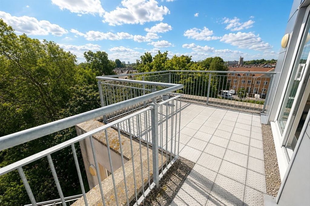 Property photo 2 of 7