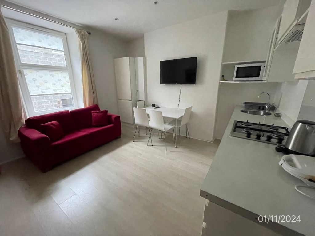 Property photo 2 of 8 Kitchen/Lounge/Dinin