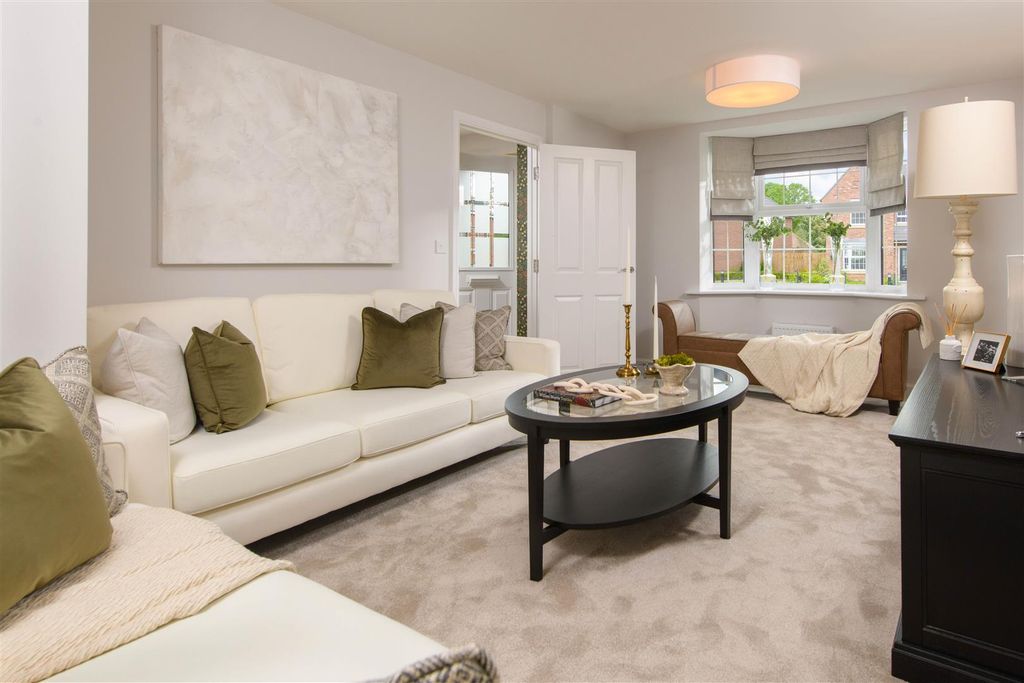 Property photo 2 of 18 Lounge