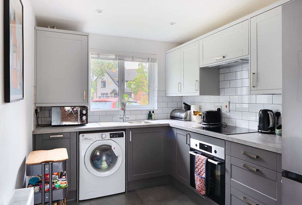 Property photo 3 of 23 1346682-13-68B717...
