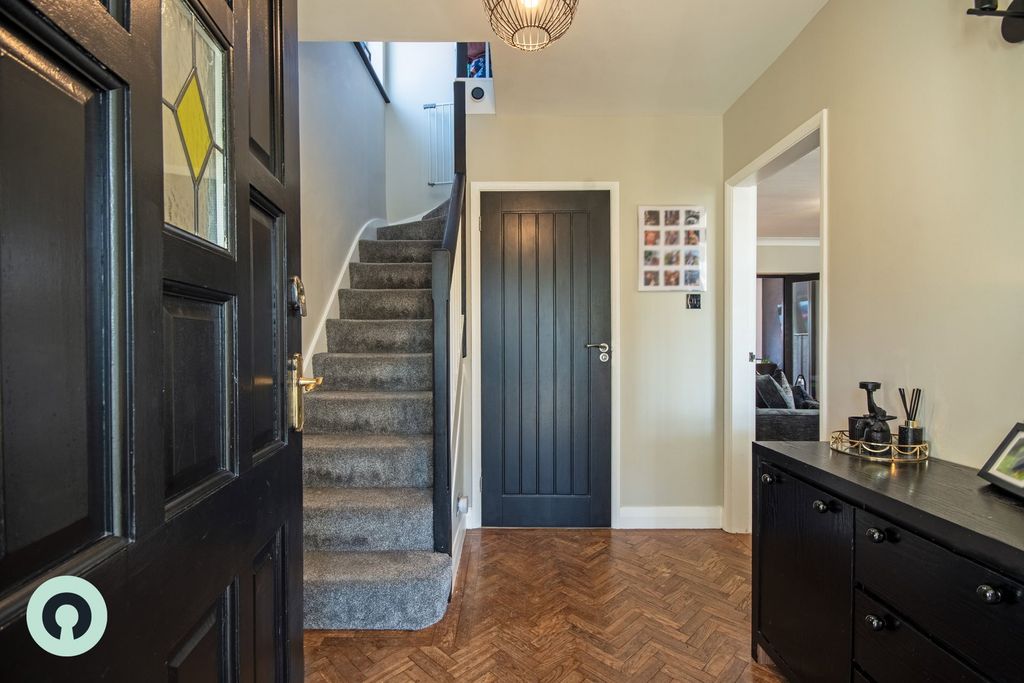 Property photo 2 of 38