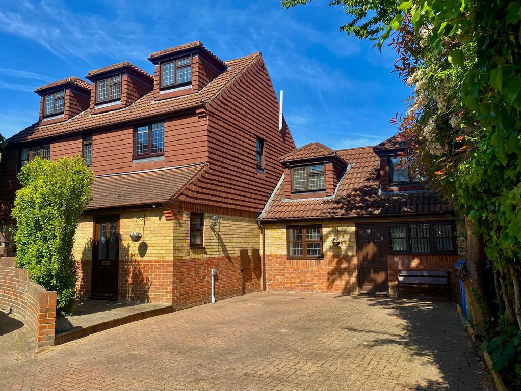 Property photo 1 of 30