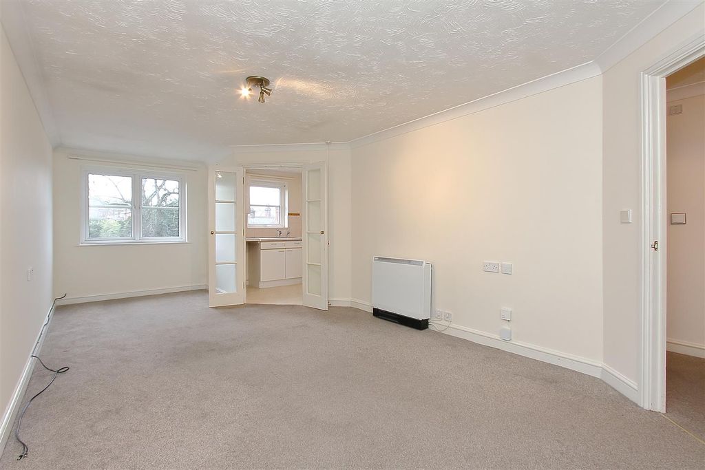 Property photo 2 of 14 48 Archers Court (6).Jpg