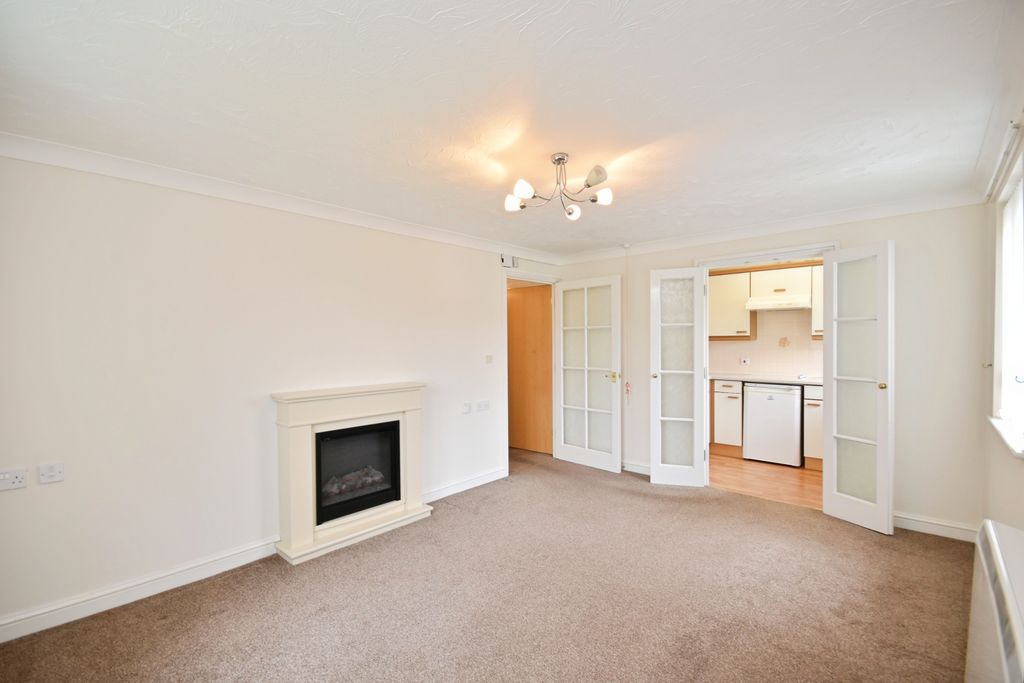 Property photo 3 of 15 Living Room