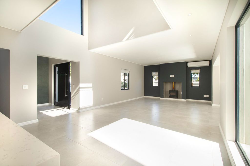 Property photo 2 of 42 St1695498