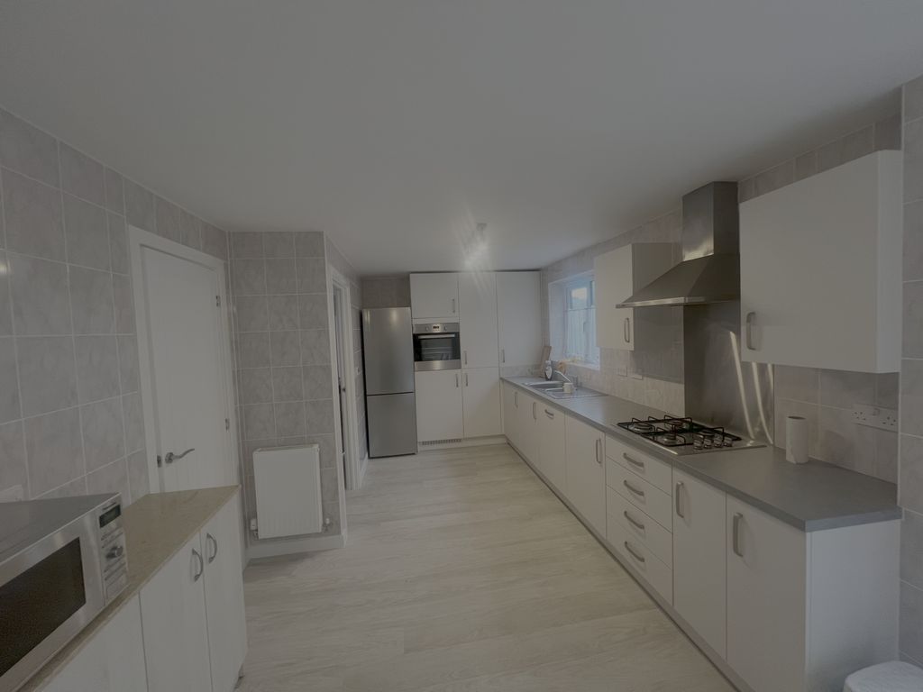 Property photo 3 of 24
