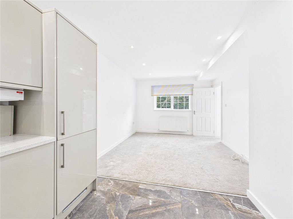 Property photo 3 of 7 Picture No. 06