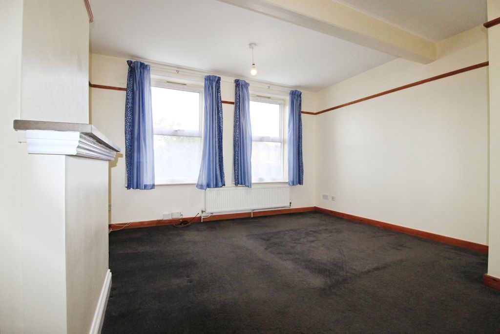 Property photo 3 of 19 Gallery