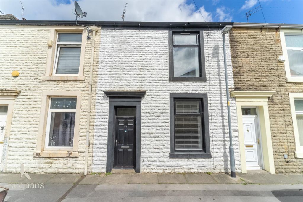 Property photo 2 of 18 Lion Street-20.Jpg