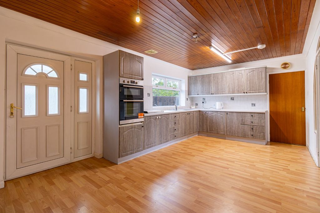 Property photo 2 of 25 4562972