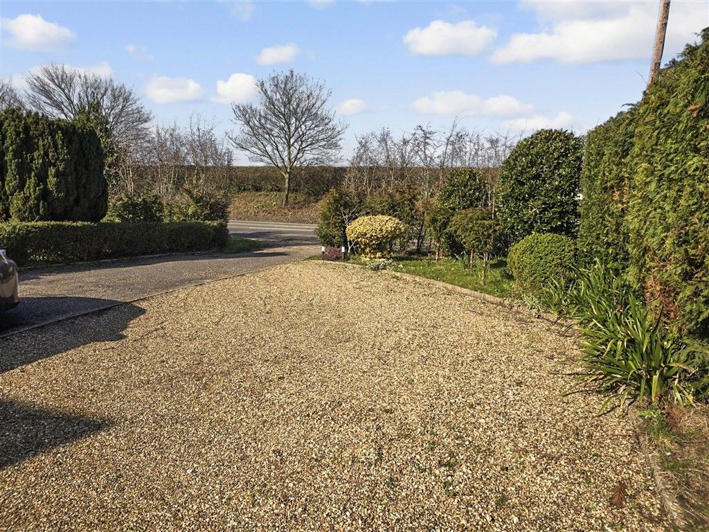 Property photo 3 of 13 Driveway