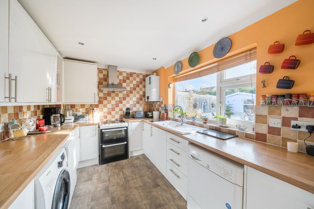 Property photo 3 of 14 1381011169160821c851A