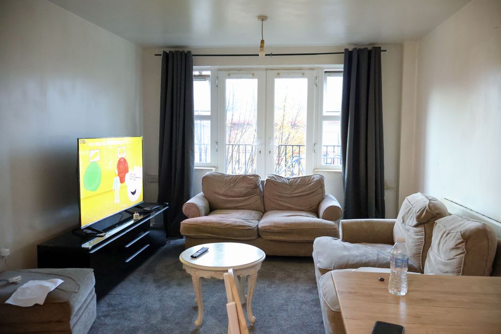 Property photo 2 of 22