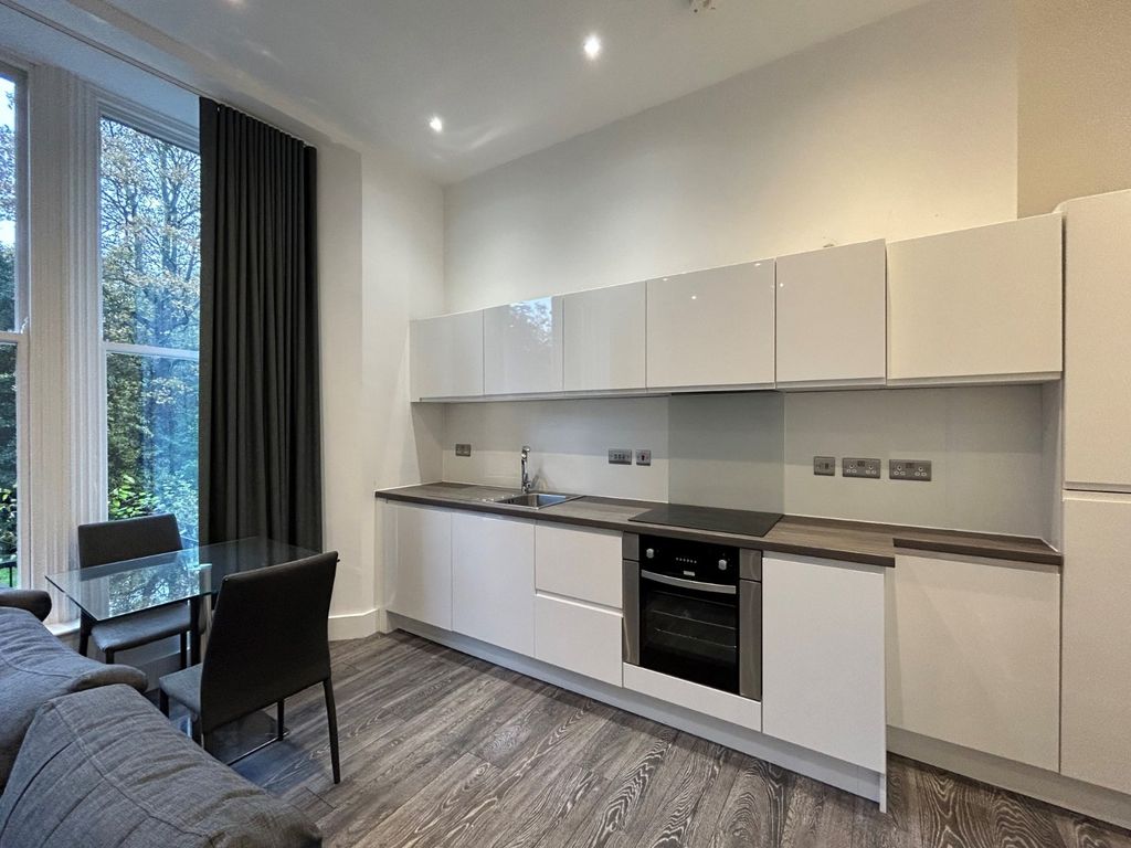 Property photo 3 of 8 Picture No. 11