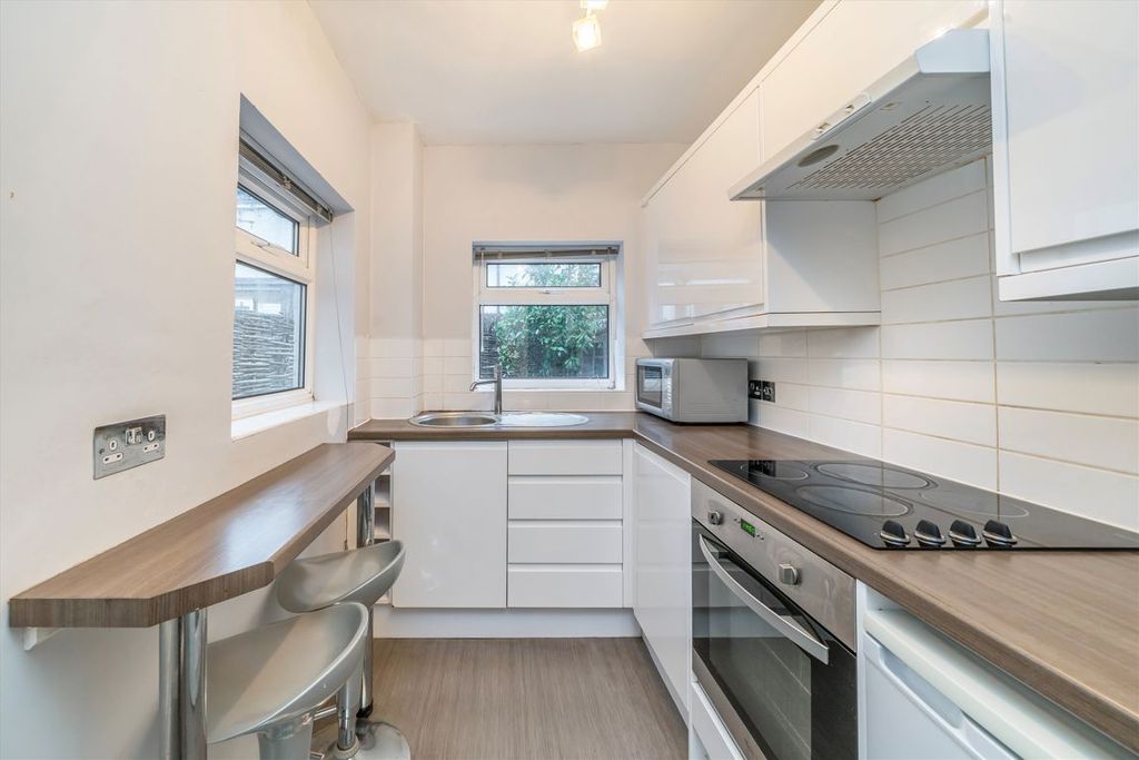 Property photo 3 of 5