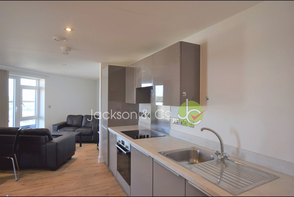 Property photo 2 of 10