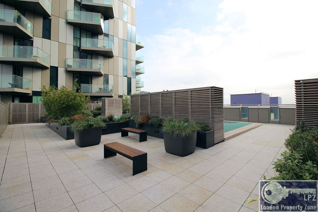 2 bed flat for saleSaffron Central Square, Croydon CR0 photo 4
