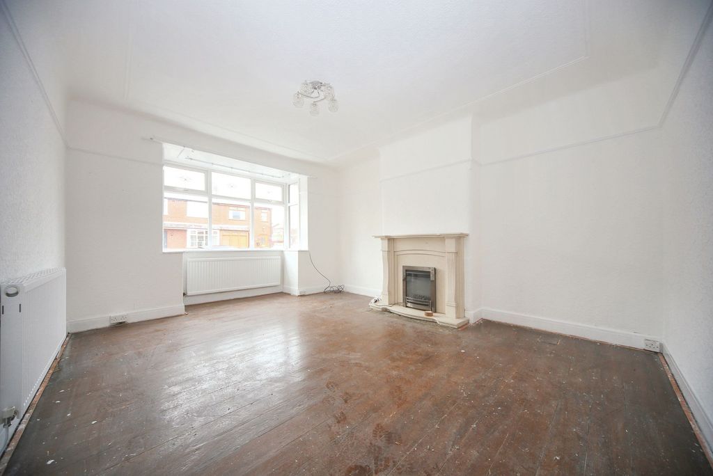 Property photo 3 of 27