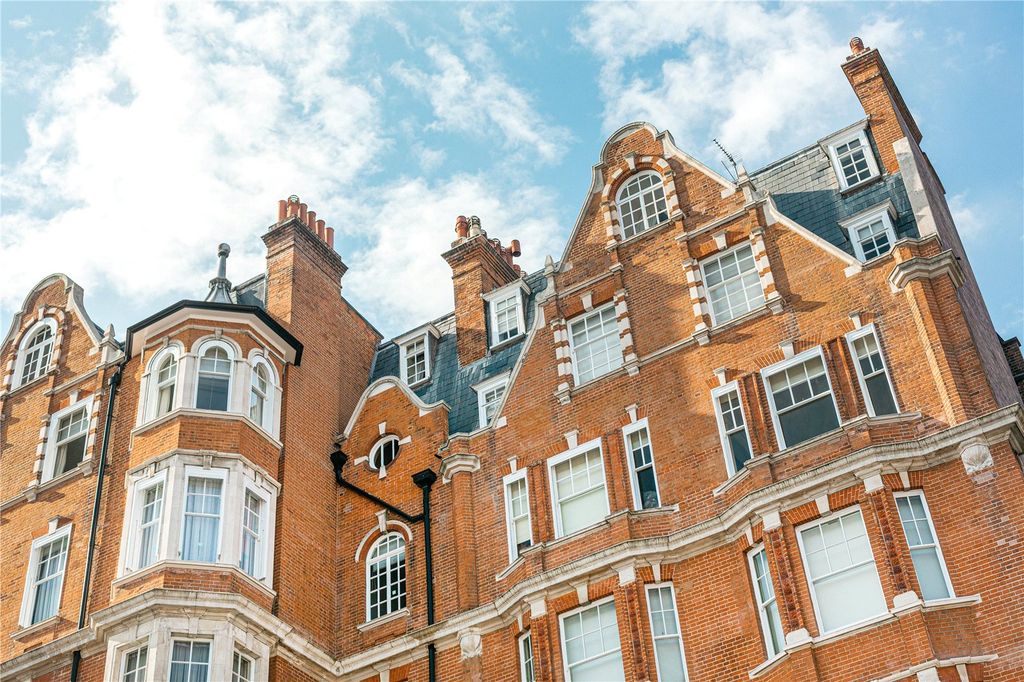 Property photo 2 of 12 Exterior