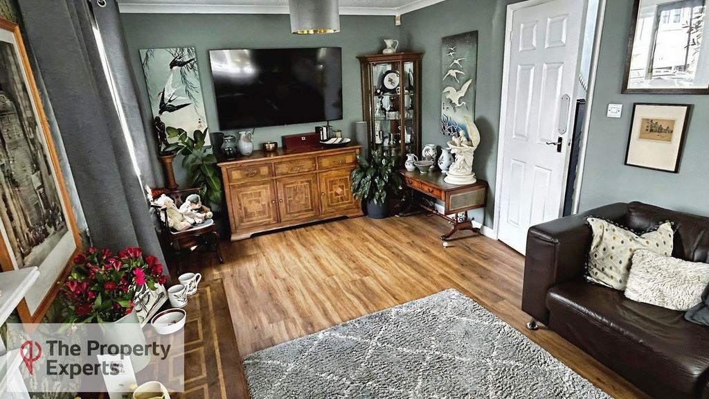 Property photo 3 of 14