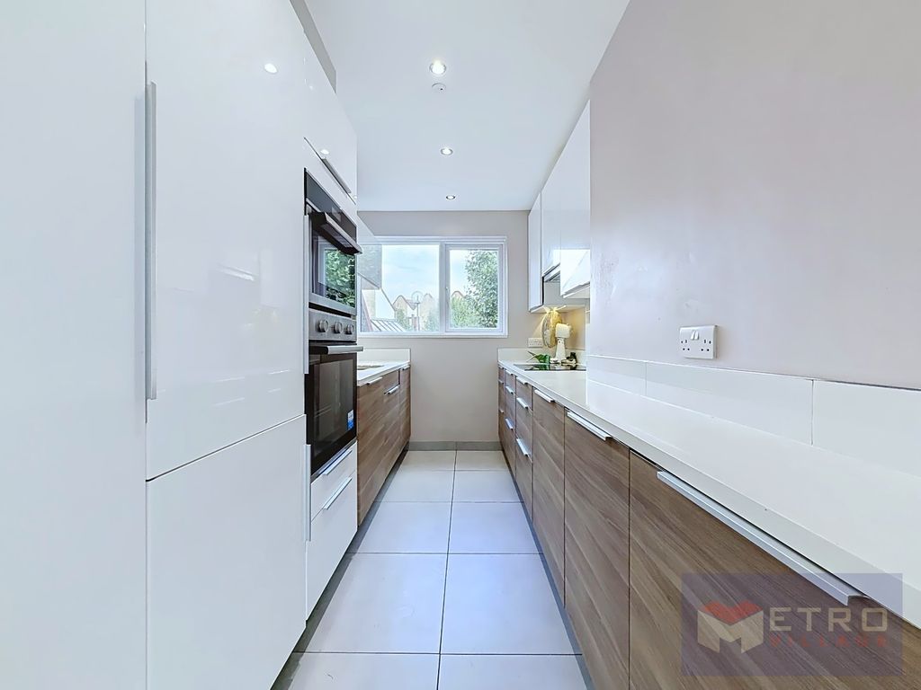 Property photo 1 of 10 Picture No. 02