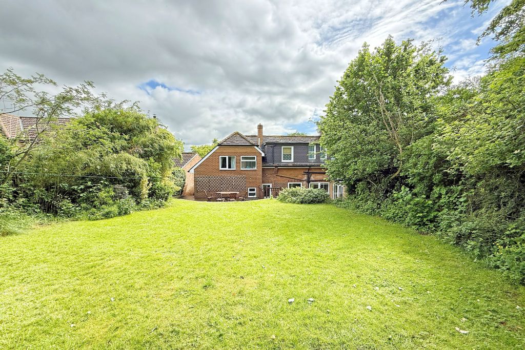 Property photo 2 of 29