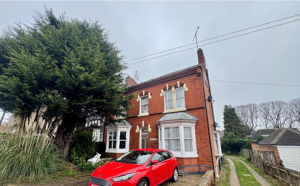 Property photo 1 of 8 Front