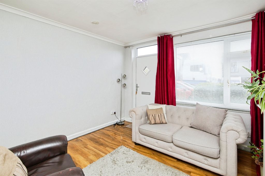 Property photo 2 of 18