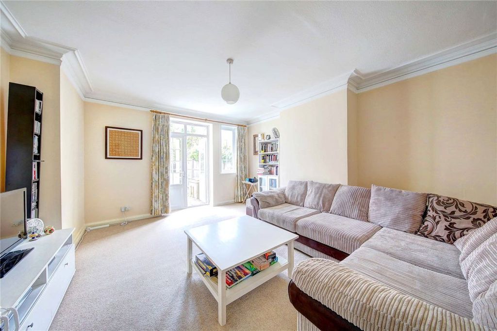 Property photo 2 of 8