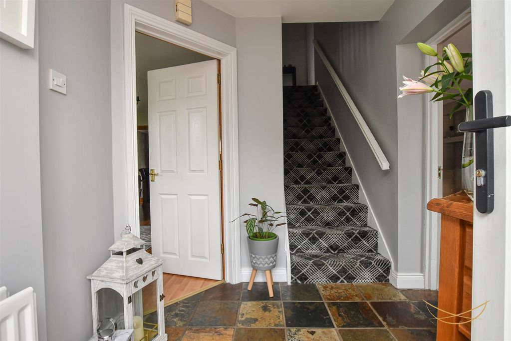 Property photo 3 of 44 Dhp-18.Jpg