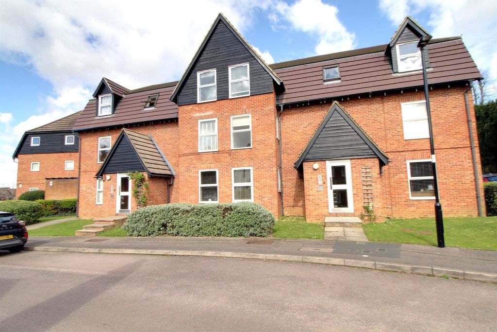 Property photo 1 of 5 (Main)