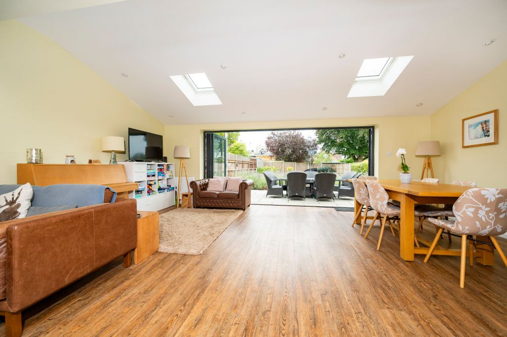 Property photo 2 of 17