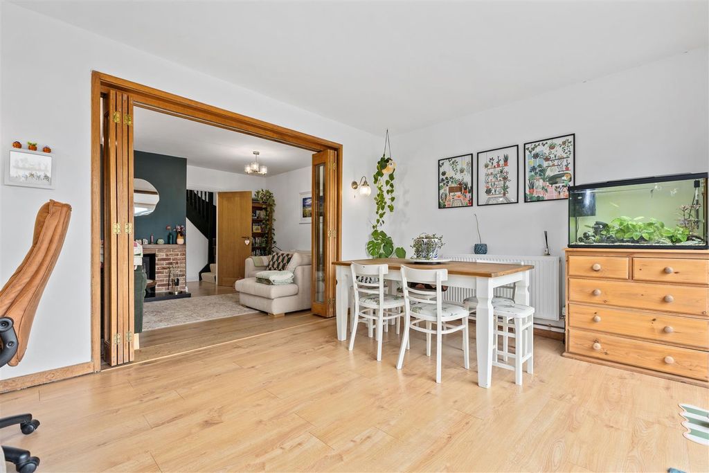Property photo 3 of 29 Garden Room / Dining Room