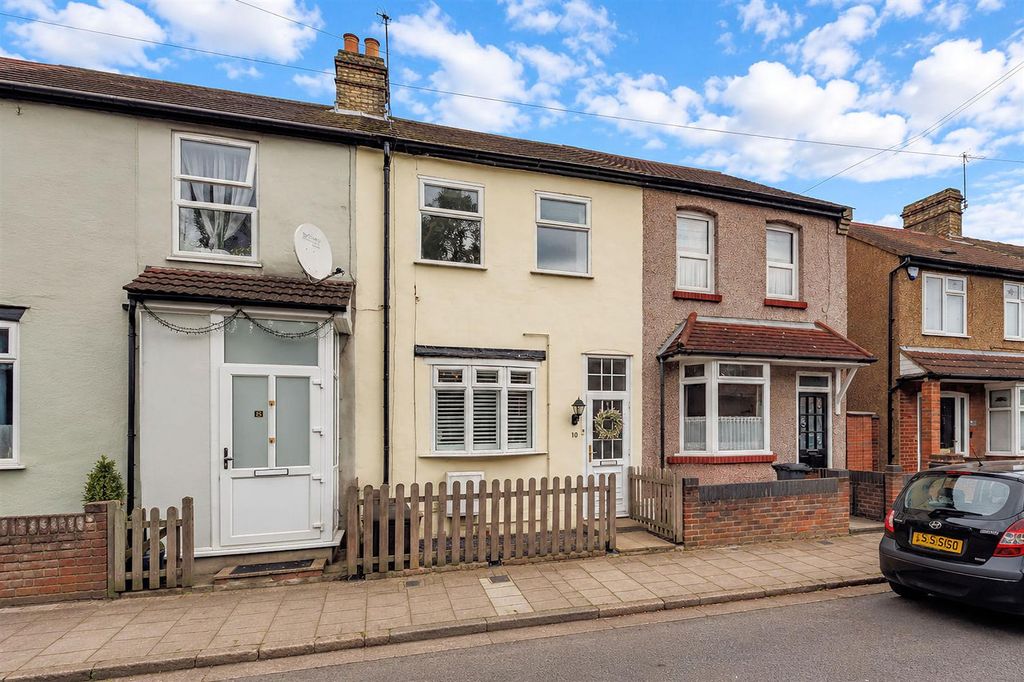 Property photo 1 of 16 10 Queens Road (19).Jpg