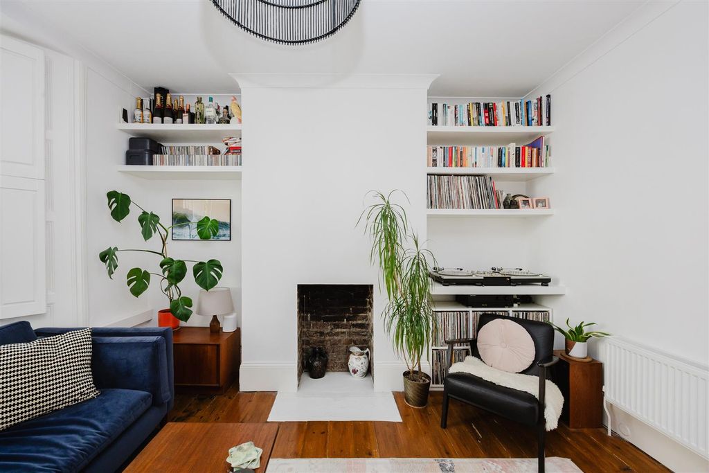 Property photo 3 of 13 Buckingham Road, 34-Gff-0-4.Jpg