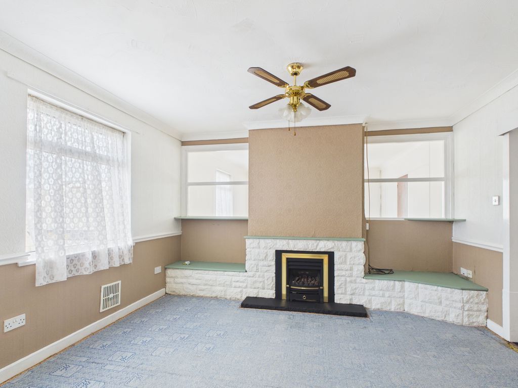 Property photo 3 of 15 Dining Room