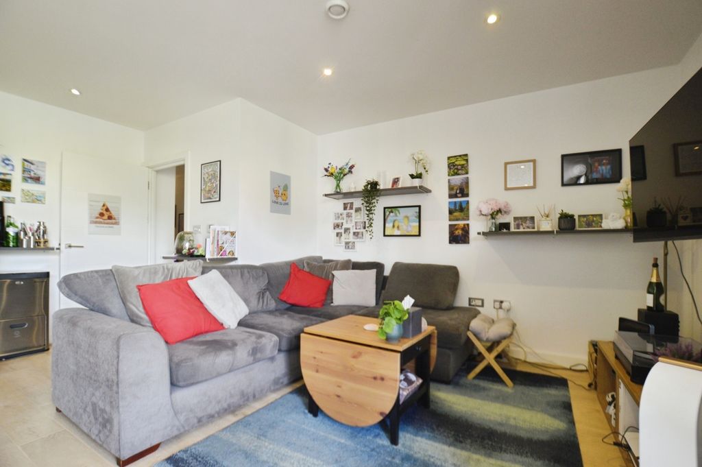 Property photo 2 of 17 Pbox-Img.Jpg