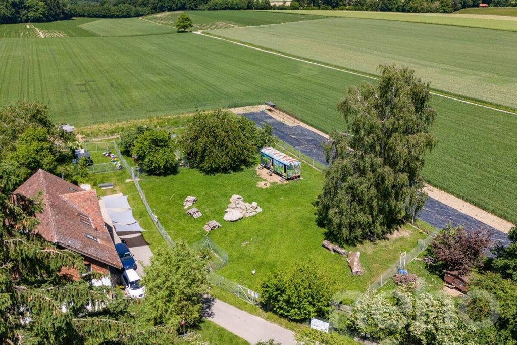 Property photo 2 of 12