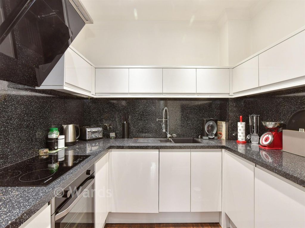 Property photo 1 of 9 Kitchen