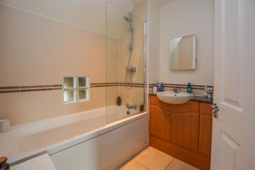Additional image 12 of 1 bed flat for salePastoral Way, Warley, Brentwood CM14