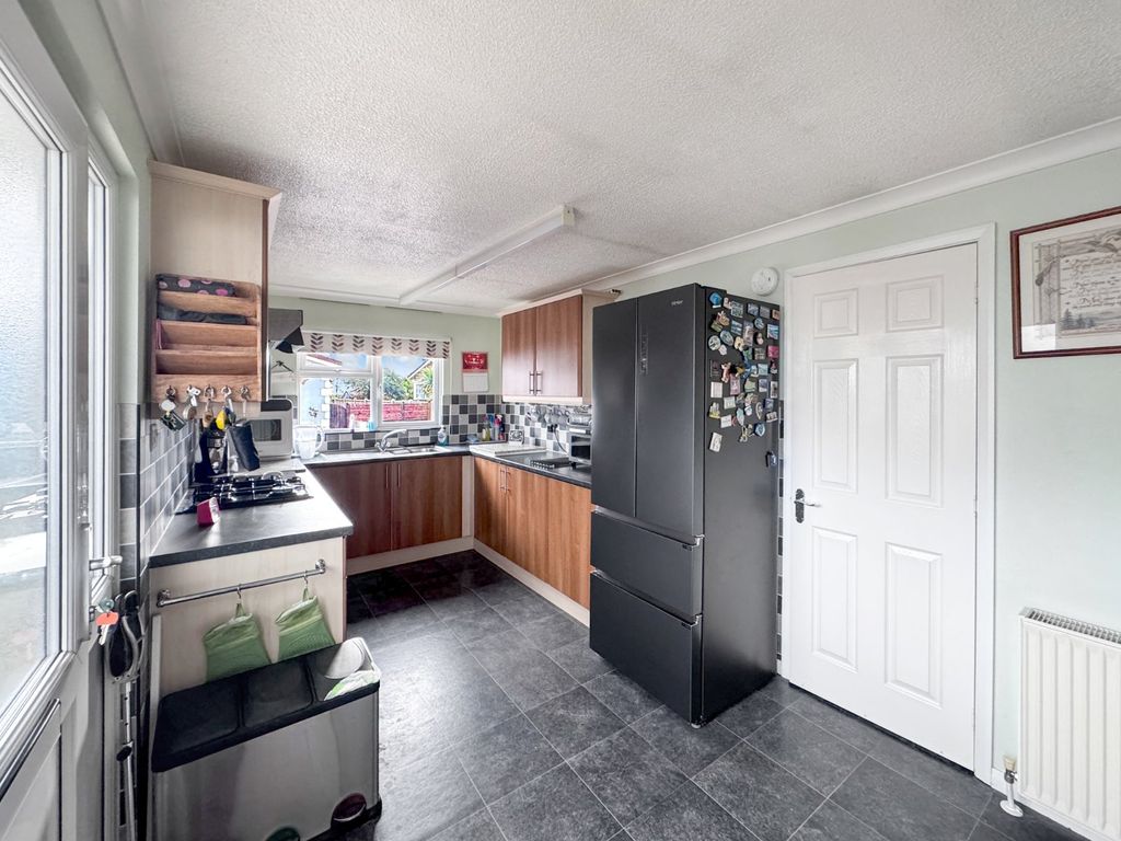 Property photo 2 of 24 Picture No. 13