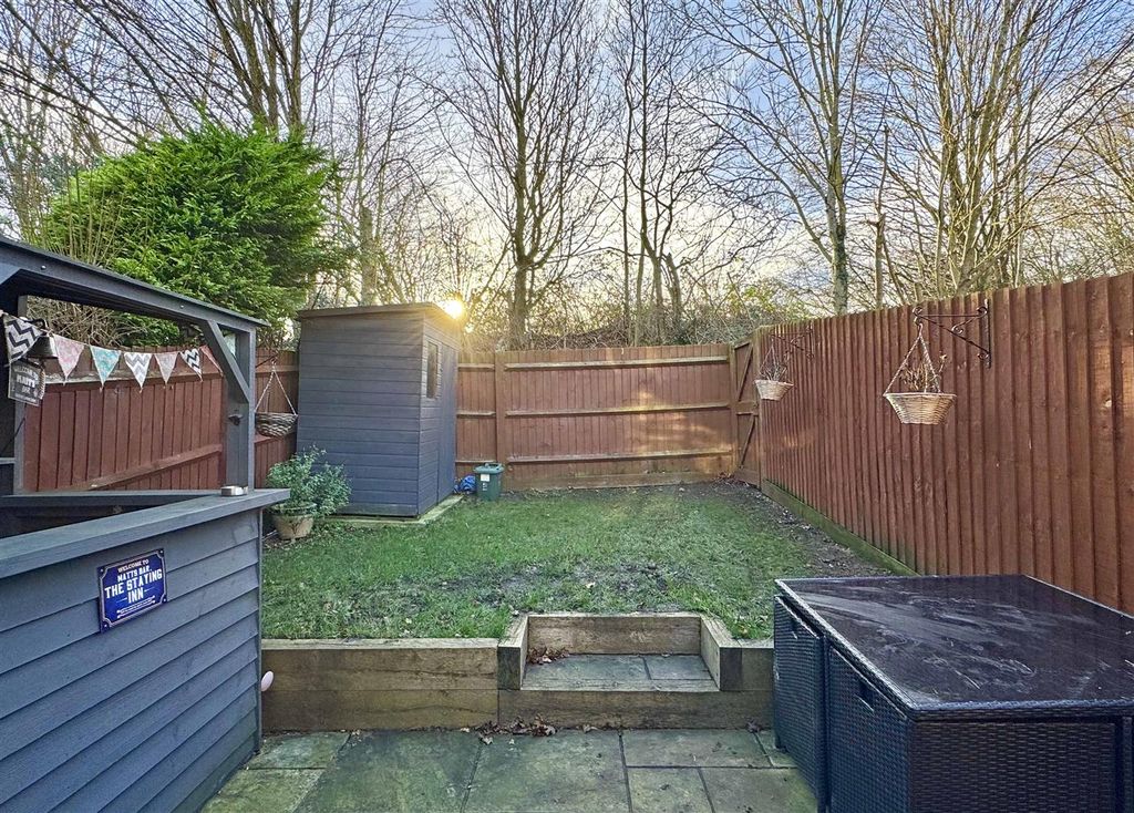 Property photo 2 of 18 Rear Garden B.Jpg