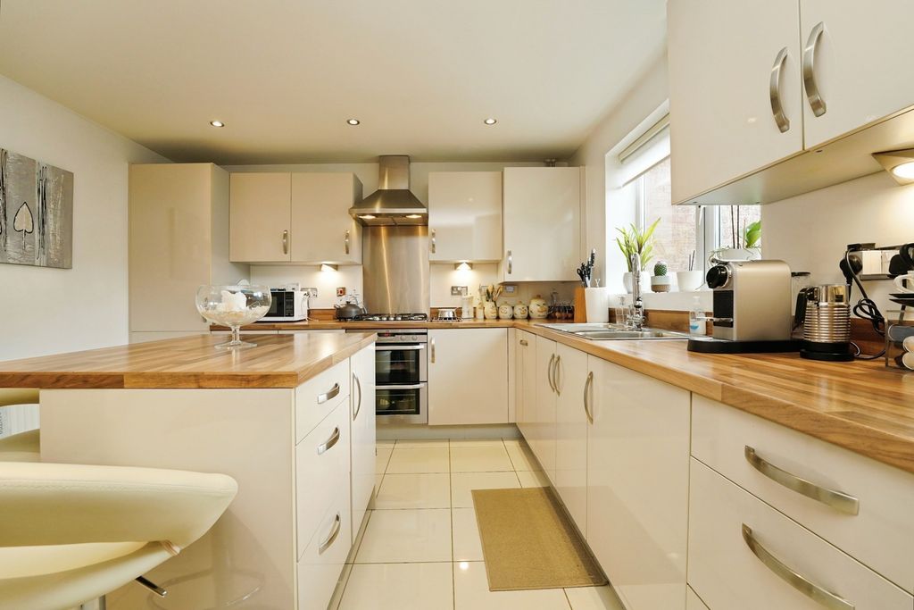 Property photo 2 of 21 Pbox-Img.Jpg