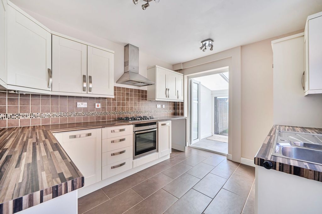 Property photo 2 of 17