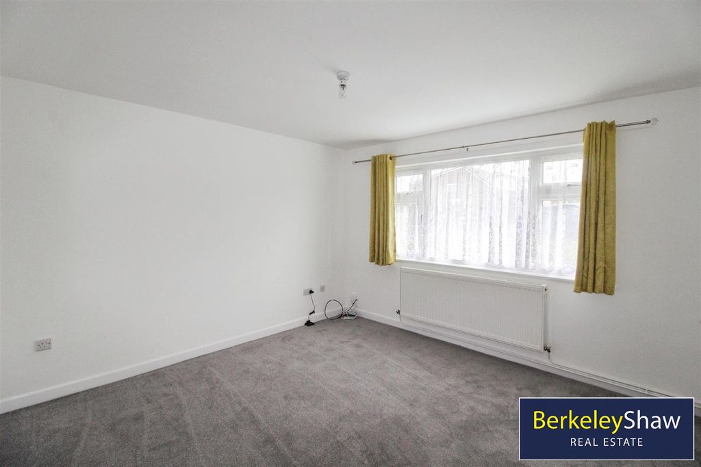 Property photo 2 of 10 Lounge