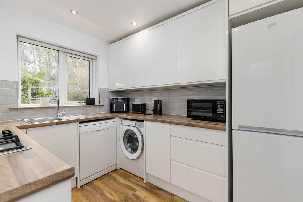 Property photo 3 of 25 Property Image 3