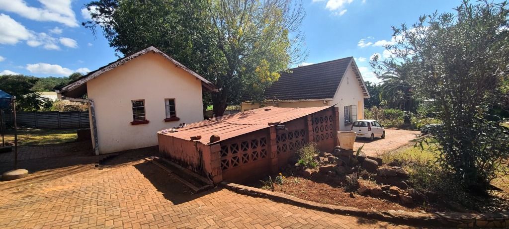 Property photo 2 of 12