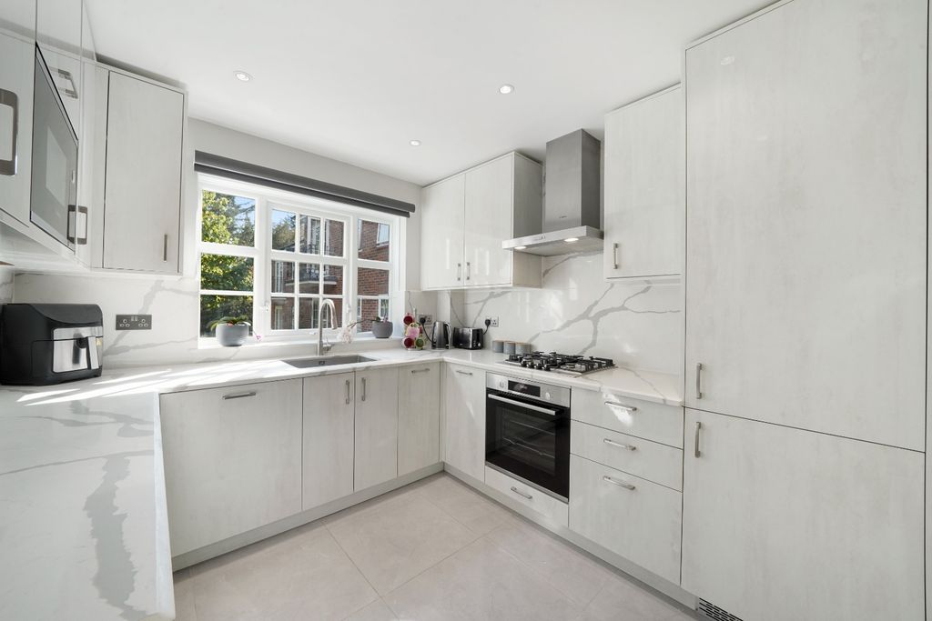 Property photo 2 of 21 5415482