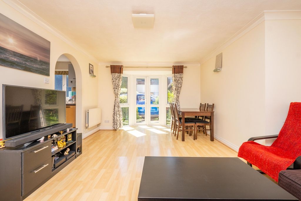 Property photo 2 of 16 Picture No. 08