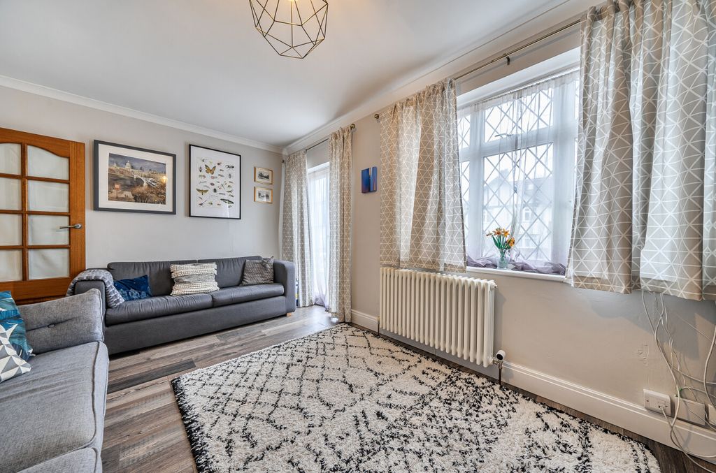 Property photo 3 of 20 1399985-4-6969863...